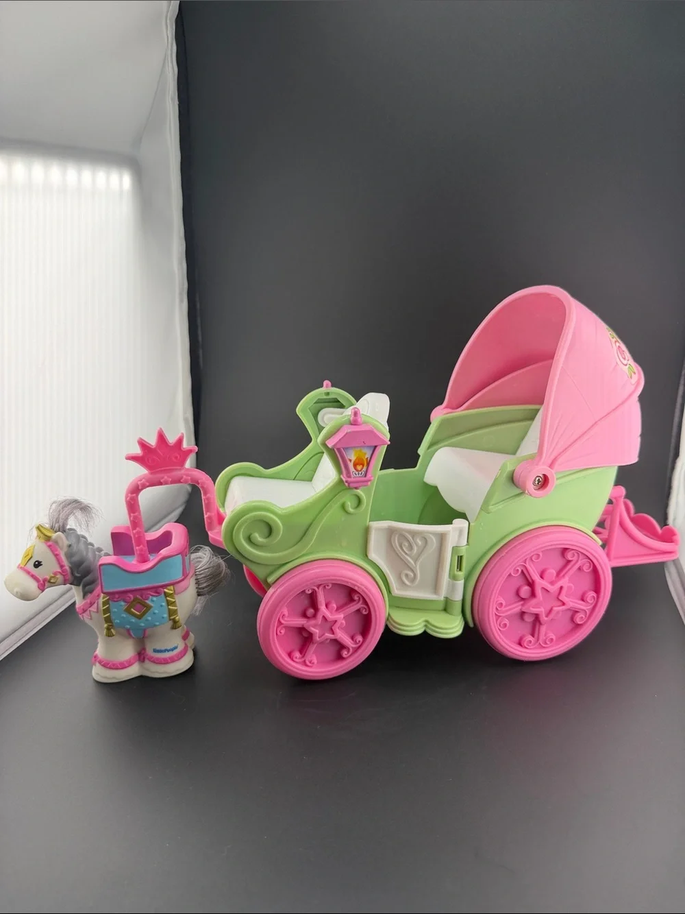 2008 Little People Fisher-Price Horse Carriage for Mia Royal Princess Coach 13